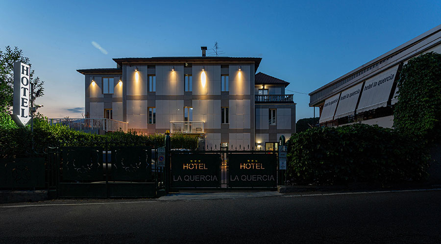 Hotel Bergamo with free internal parking and mini cab service to and from airport
